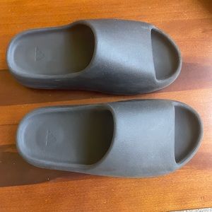 Black Adidas Yeezy slides